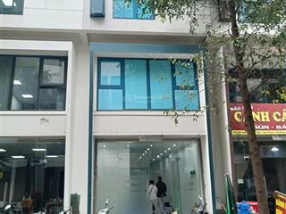Cho thuê nhà kđt galaxy vạn phúc, hà đông. dt 100m2x6tầng, thang máy, hoàn thiện mới 100%. giá 40tr