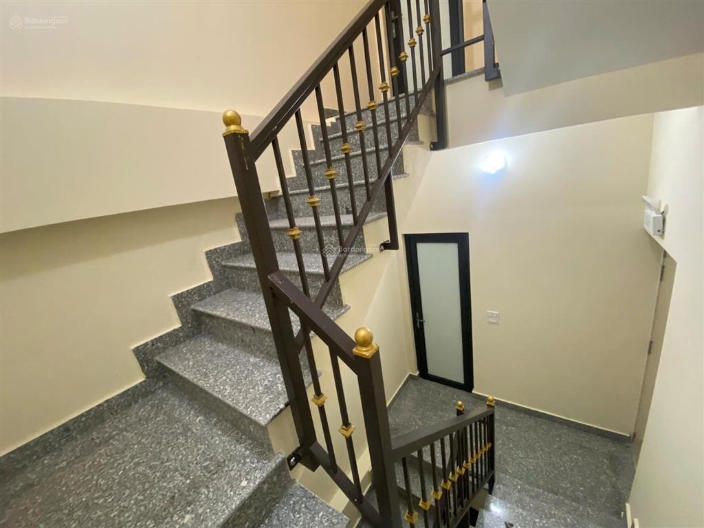 Cho thuê tòa nhà đường hồ tùng mậu, nam từ liêm. dt 150m2, 6 tầng, 1 hầm, thông sàn có thang máy