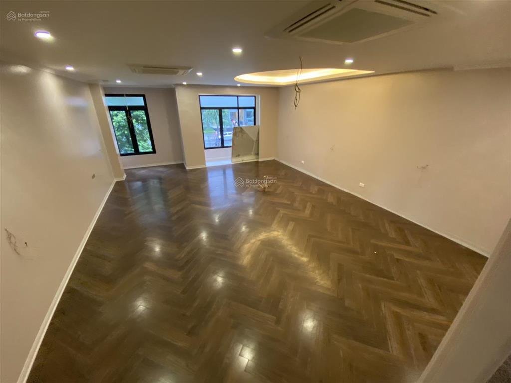 Cho thuê nhà mặt phố hàm nghi, nam từ liêm, hn. dt 100m2, 5 tầng, thông sàn có thang máy. giá 75tr