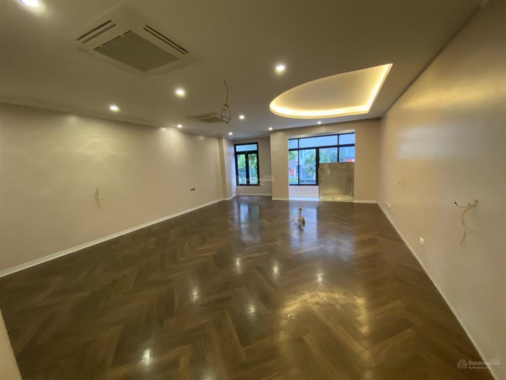 Cho thuê nhà mặt phố hàm nghi, nam từ liêm, hn. dt 100m2, 5 tầng, thông sàn có thang máy. giá 75tr