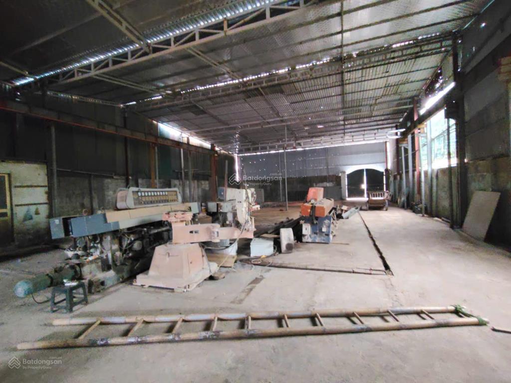 Cho thuê kho xã đông la, an khánh, hn. dt 600m, cao 6m có điện 3fa xe công đỗ cửa. giá 40tr/th