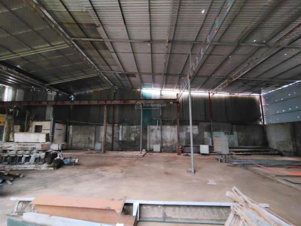 Cho thuê kho xã đông la, an khánh, hn. dt 600m, cao 6m có điện 3fa xe công đỗ cửa. giá 40tr/th