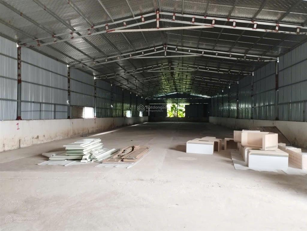 Cho thuê kho tại vạn phúc, thanh trì. dt 750m2 cao 6m, có điện 3fa, nước sạch. giá 25tr/th