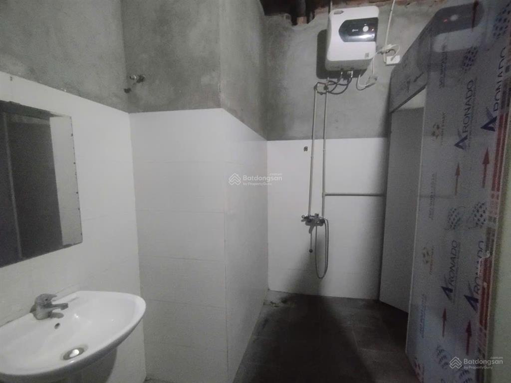 Cho thuê kho đường vạn phúc, hà đông, hn. dt 1500m2, xây dựng kiên cố, có điện 3fa. giá 40tr/th
