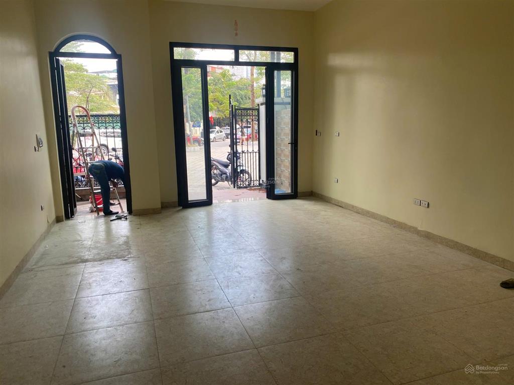 Cho thuê nhà kđt đại kim mới, hoàng mai, hn. dt 75m2, 5 tầng có thang máy, ô tô đỗ cửa. giá 32tr/th
