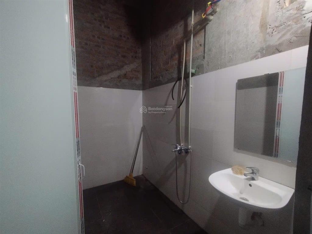 Cho thuê kho đường vạn phúc, hà đông, hn. dt 1500m2, xây dựng kiên cố, có điện 3fa. giá 40tr/th