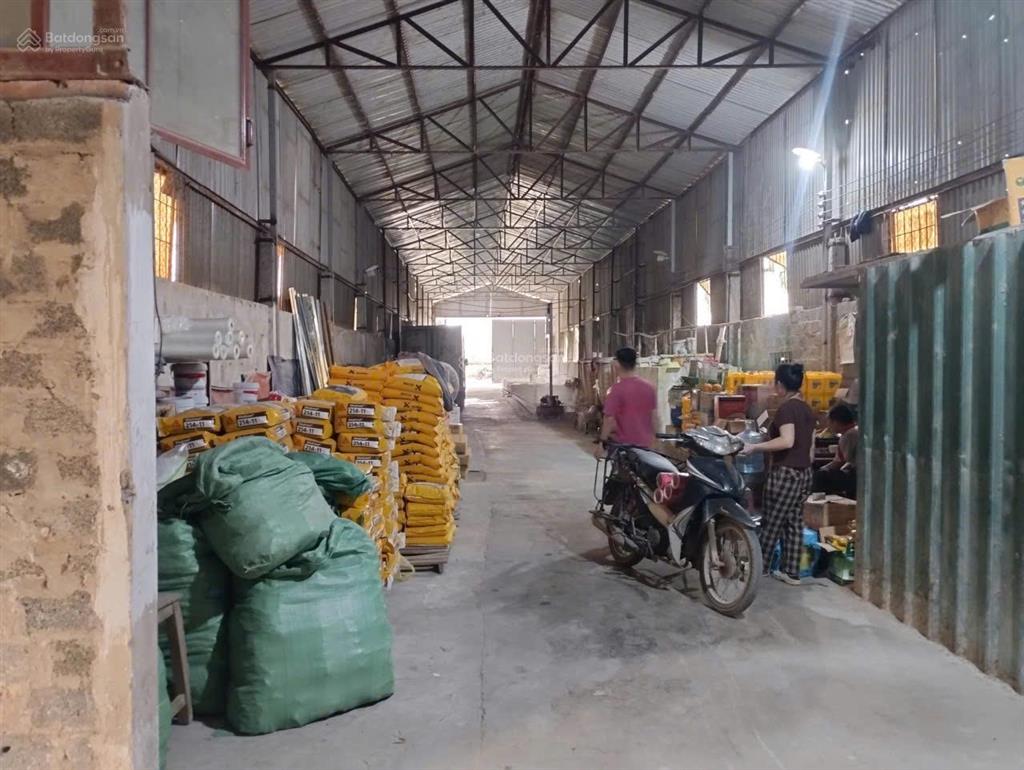 Cho thuê kho tổ 14 đường nghĩa bình, yên nghĩa, hà đông. dt 600m2, cao 8m, xe công đỗ cửa. giá 27tr
