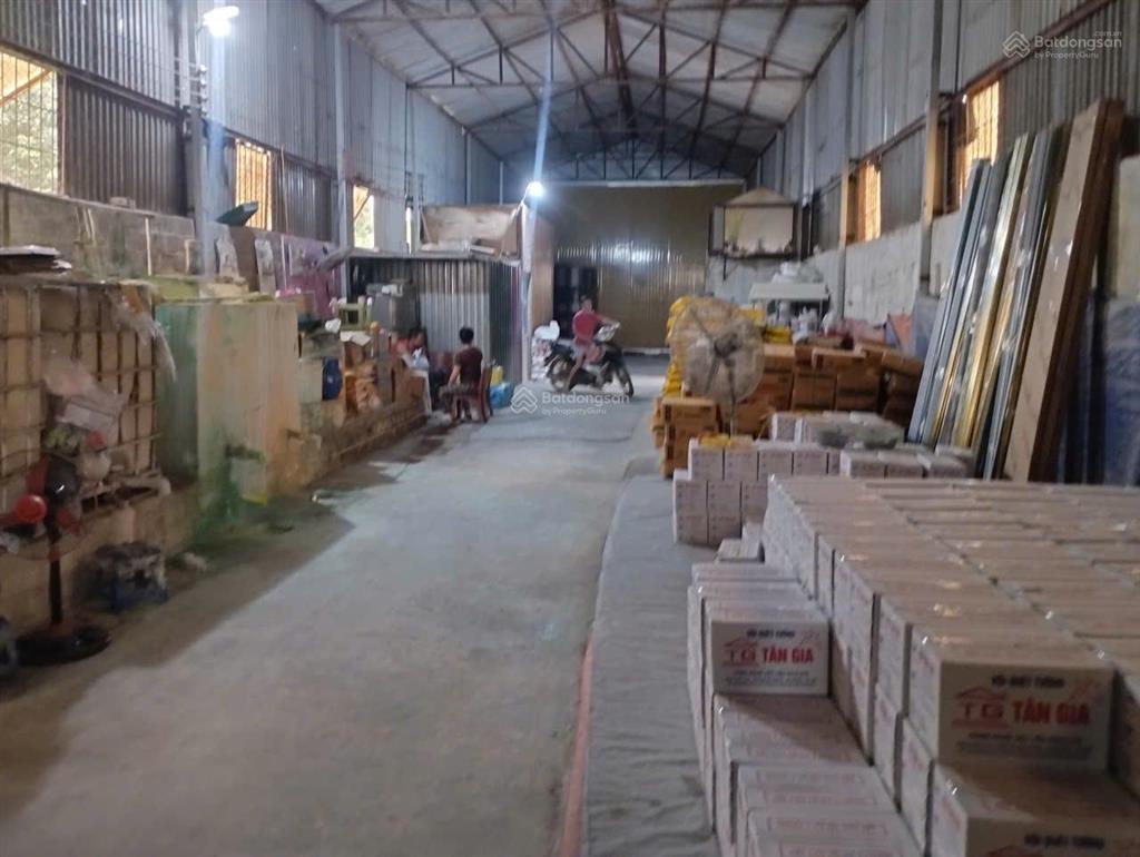 Cho thuê kho tổ 14 đường nghĩa bình, yên nghĩa, hà đông. dt 600m2, cao 8m, xe công đỗ cửa. giá 27tr