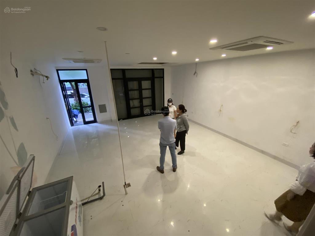 Cho thuê nhà mặt phố hàm nghi, nam từ liêm, hn. dt 100m2, 5 tầng, thông sàn có thang máy. giá 75tr