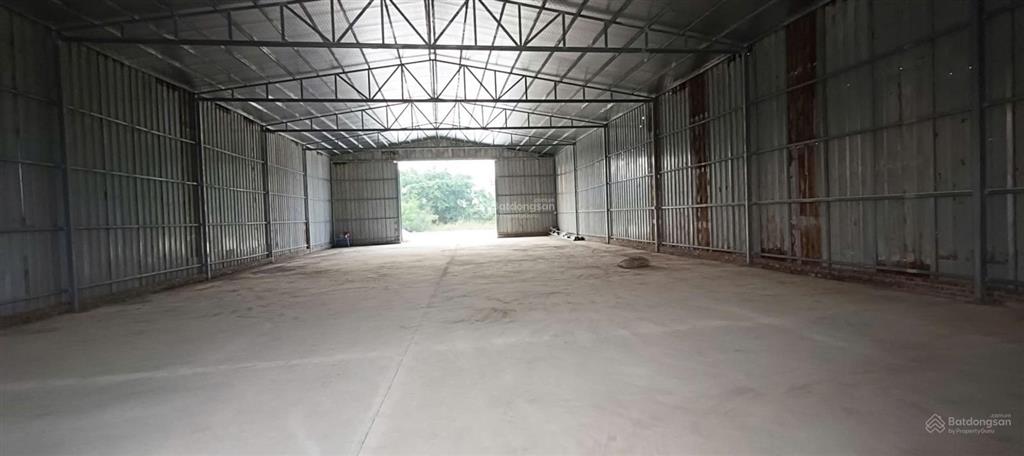 Cho thuê kho đường đại thanh, thanh trì. dt 300m2, cao 8m, mái trống nóng, xe công đỗ cửa. 65k/m2