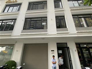 Cho thuê nhà mặt phố hàm nghi, nam từ liêm, hn. dt 100m2, 5 tầng, thông sàn có thang máy. giá 75tr