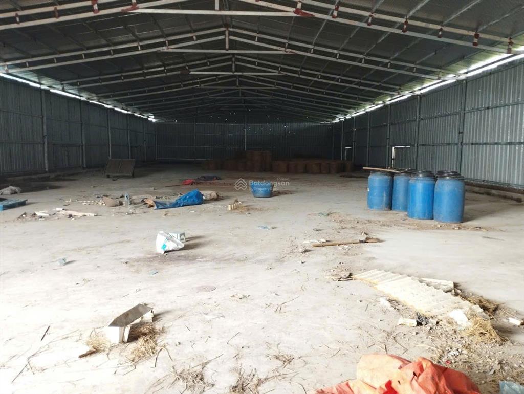 Cho thuê kho đường hòa bình, yên nghĩa, hà đông. dt 1200m2, điện 3fa, nước sạch cao 7  8m, 70k/m2