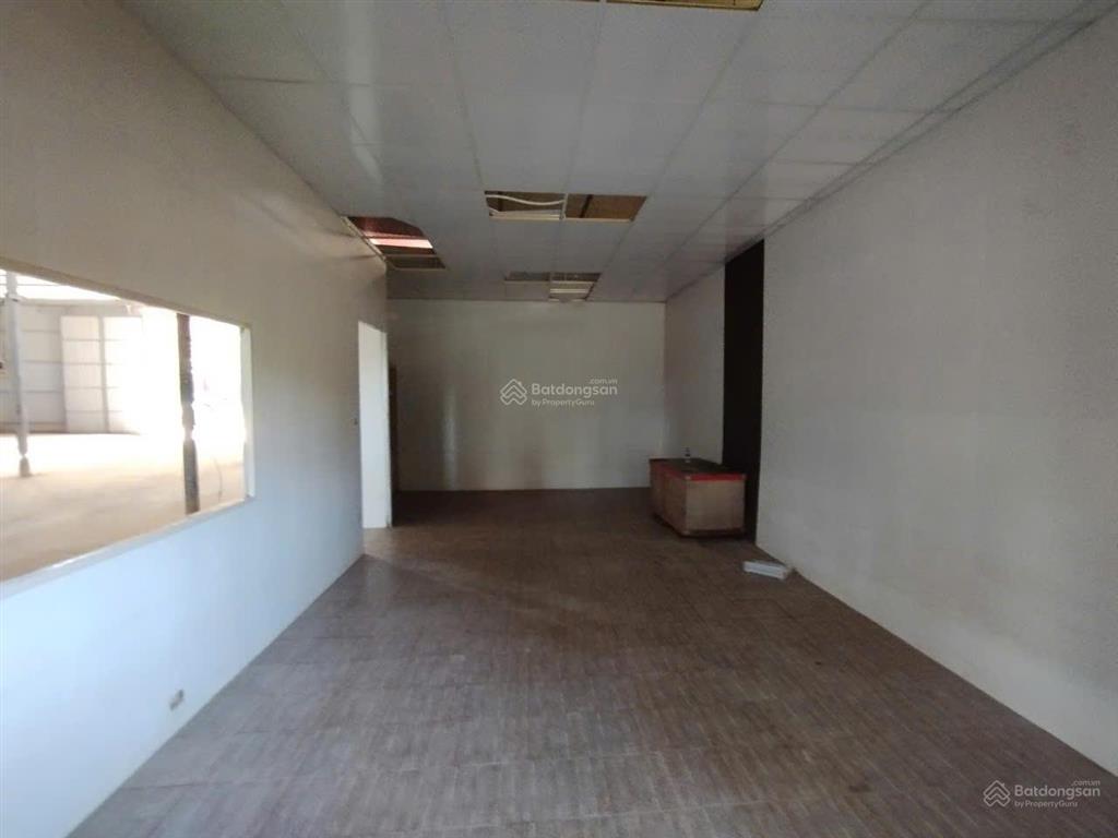 Cho thuê kho km14 đại lộ thăng long, vân côn. dt 700m2, cao 8m, có điện 3fa, nước sạch. giá 40k/m2