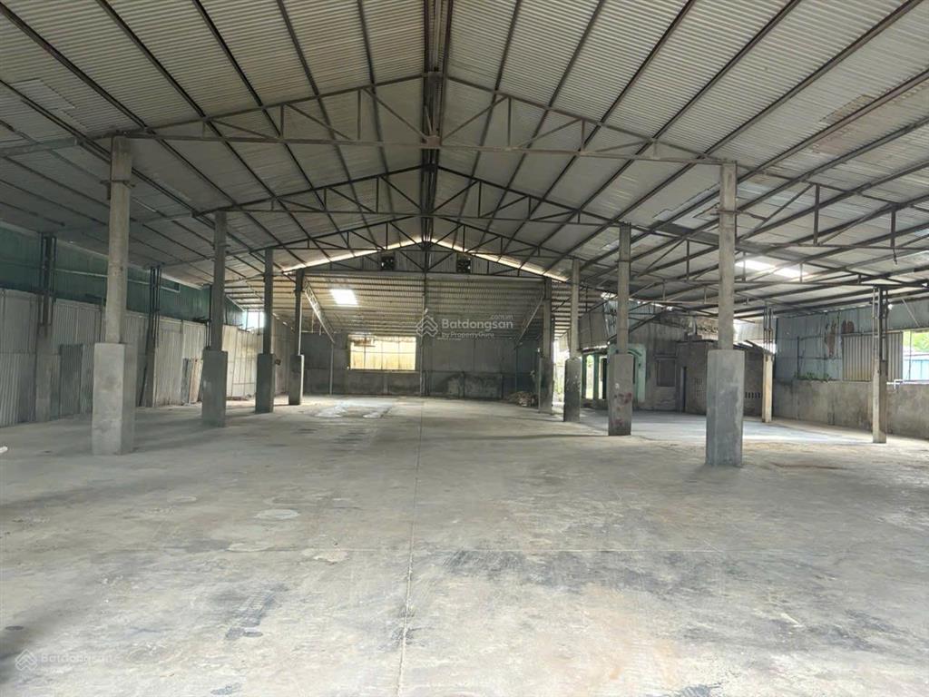 Cho thuê kho đường liên mạc, bắc từ liêm, 1.152m2 cao 68m có điện 3fa, xe công đỗ cửa. giá 40tr/th