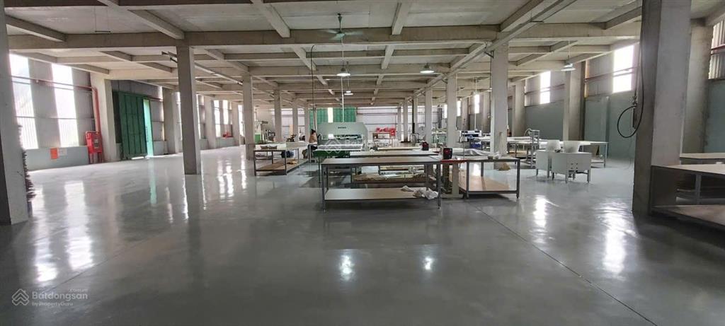 Cho thuê kho xưởng 900m2 cụm cn trường an, an khánh, hn có pccc, 3fa, xe công, xuất vat. giá 125k/m