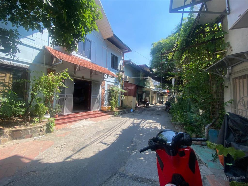 Cho thuê kho đường lê văn lương, thanh xuân, hn. dt 320m, mt 21m có điện 3fa, nước sạch giá 40tr/th