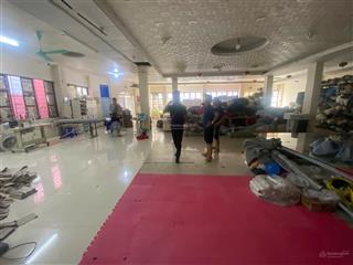 Cho thuê kho đường lê văn lương, thanh xuân, hn. dt 320m, mt 21m có điện 3fa, nước sạch giá 40tr/th