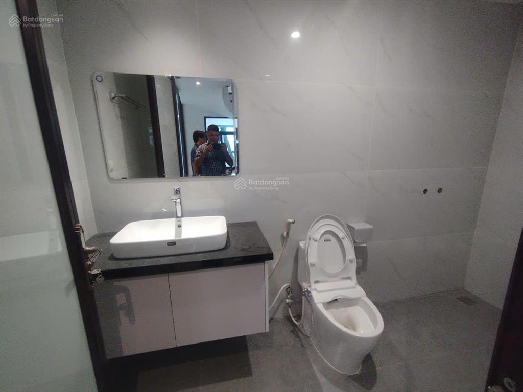 Cho thuê nhà kđt geleximco lê trọng, dương nội. dt 200m2, 4 tầng, thông sàn có thang máy. giá 55tr