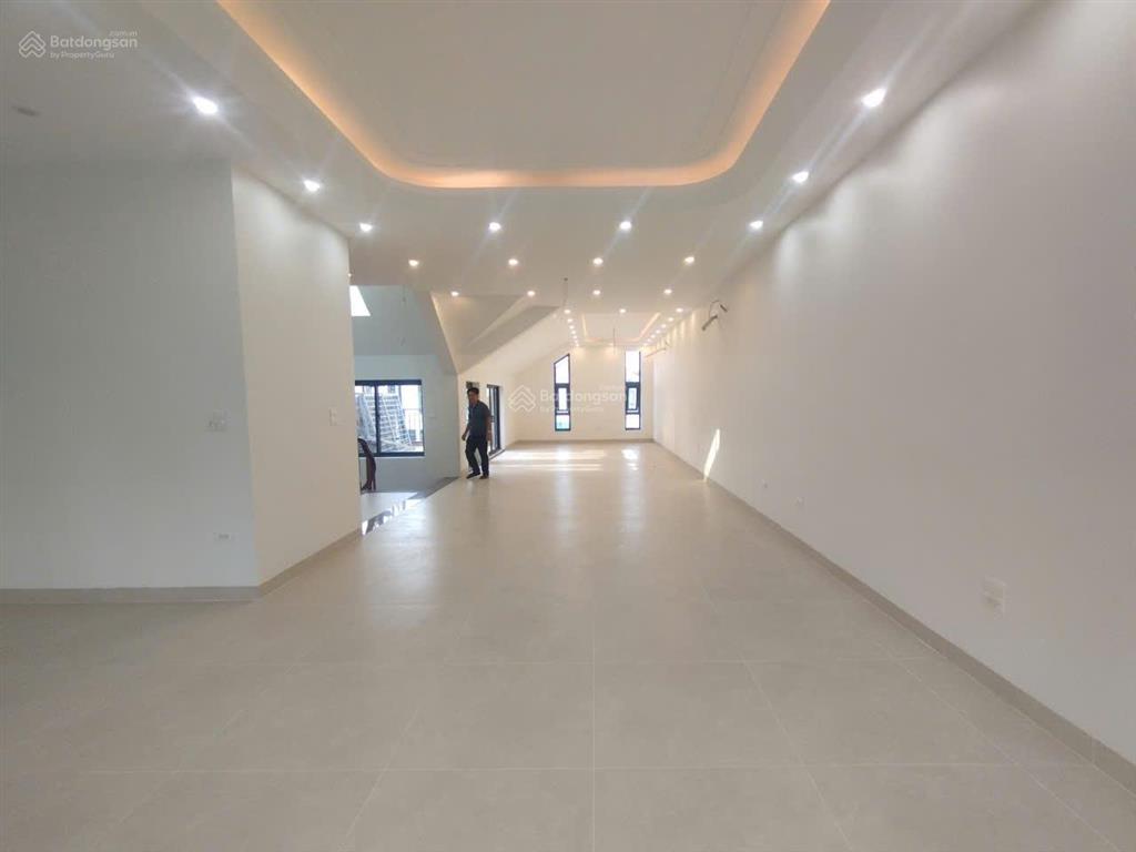 Cho thuê nhà kđt geleximco lê trọng, dương nội. dt 200m2, 4 tầng, thông sàn có thang máy. giá 55tr