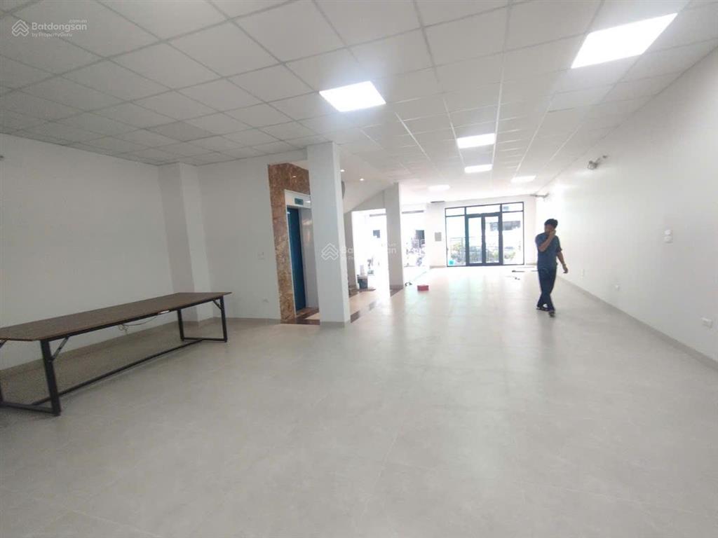 Cho thuê nhà kđt geleximco lê trọng, dương nội. dt 200m2, 4 tầng, thông sàn có thang máy. giá 55tr