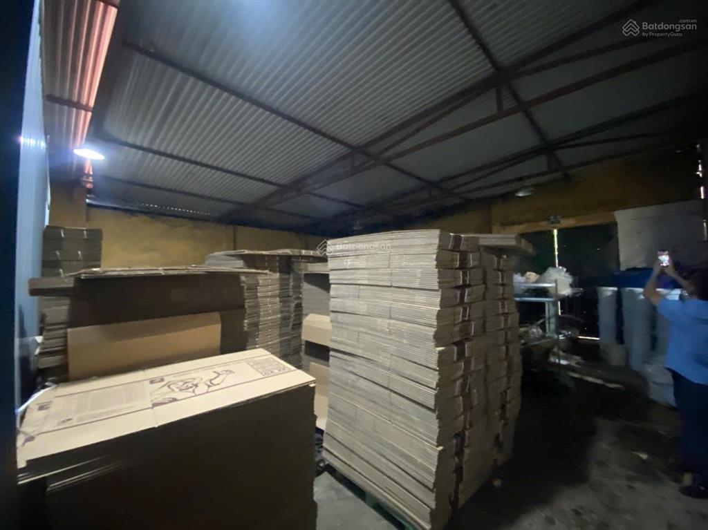 Cho thuê kho kcn phú minh, bắc từ liêm, hn. dt 430m2, cao 7m có điện 3fa, xe công đỗ cửa. giá 80k/m