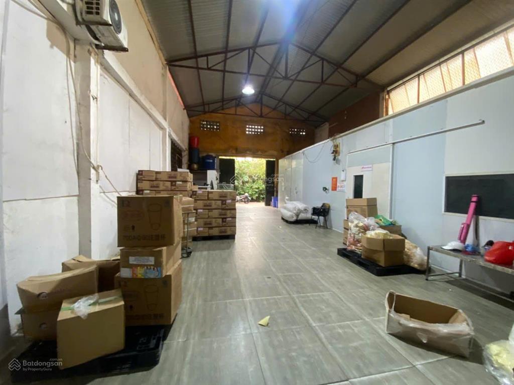 Cho thuê kho kcn phú minh, bắc từ liêm, hn. dt 430m2, cao 7m có điện 3fa, xe công đỗ cửa. giá 80k/m