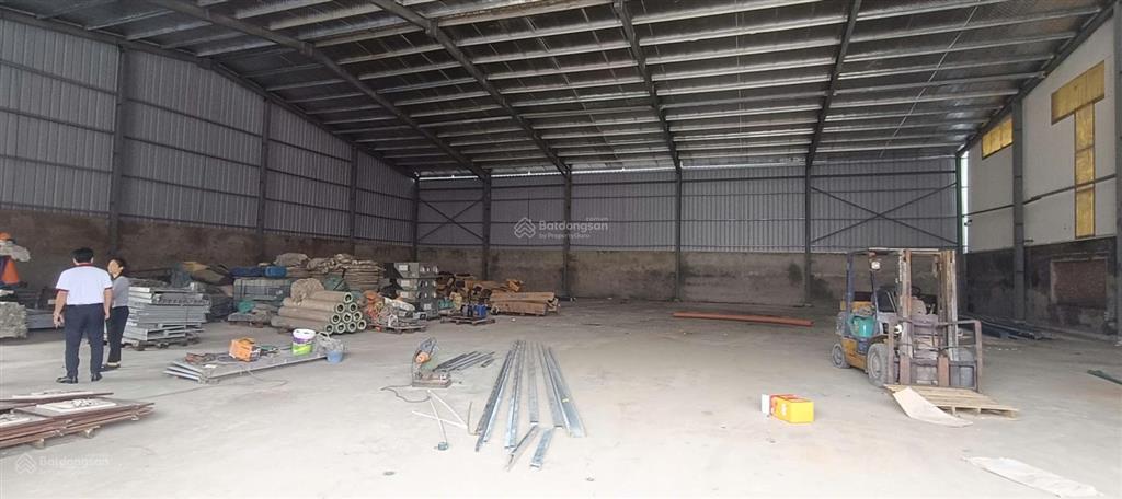 Cho thuê kho cụm cn phùng, đan phượng. dt 650m2, cao 8m, có điện 3fa, công đỗ cửa. 110 nghìn/m2/th