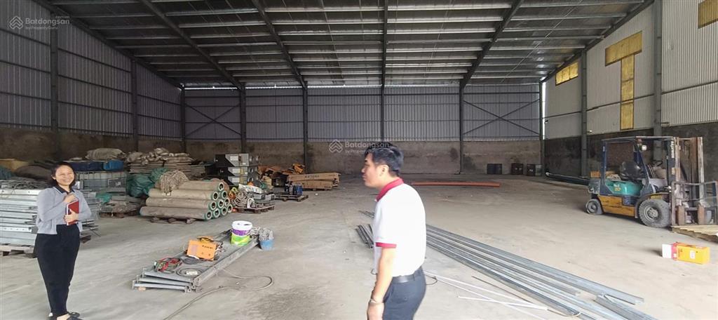 Cho thuê kho cụm cn phùng, đan phượng. dt 650m2, cao 8m, có điện 3fa, công đỗ cửa. 110 nghìn/m2/th