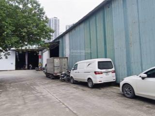 Cho thuê kho đường phú diễn, từ liêm, hn. dt 900m2, cao 7m, có điện 3fa, công đỗ cửa. giá 100k/m/th