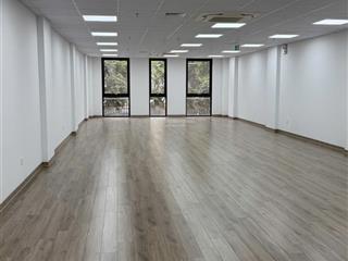 Cho thuê văn phòng hoàng văn thái diện tích 110m2, giá 18tr/th view full kính