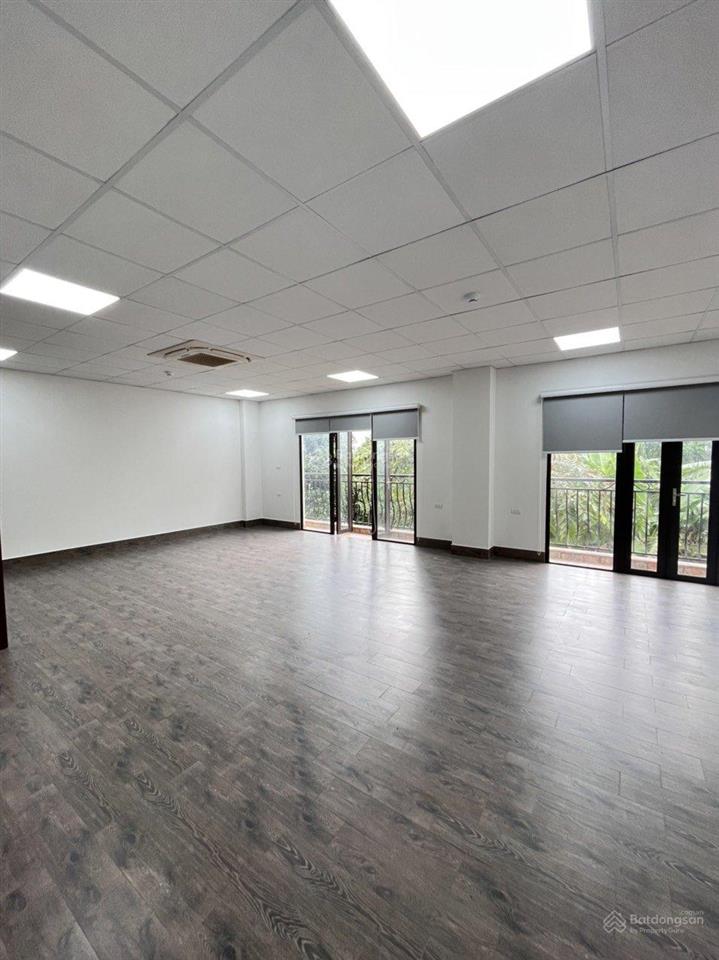 Cho thuê văn phòng hoàng văn thái diện tích 110m2, giá 15,5tr/th, view full kính