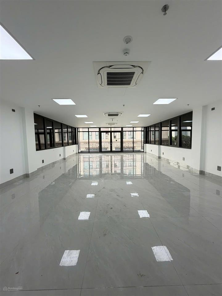 Chính chủ cho thuê văn phòng nguyễn tuân 110m chỉ 18,5tr/tháng