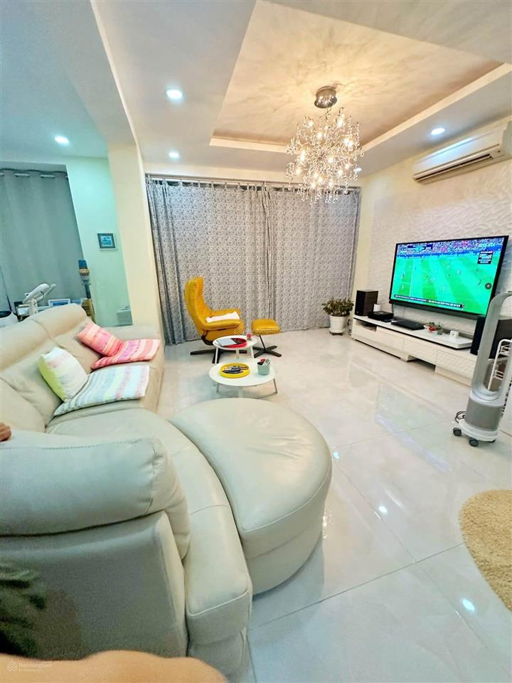 Bán gấp căn siêu phẩm thông tầng new saigon (hagl3) sát q7