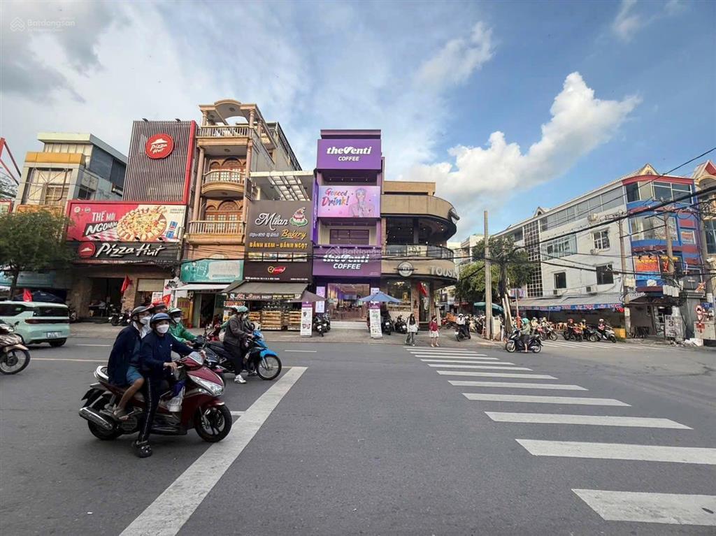 Ngộp bank cần bán rất gấp! mặt tiền nguyễn gia trí bình thạnh. rẻ hơn thị trường 20%