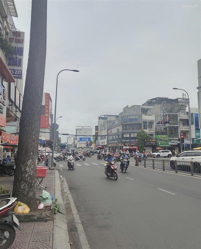 Siêu vị trí mặt tiền đinh tiền hoàng q1.chủ cần bán nên rẻ hơn thị trường 30%.