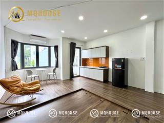 Balcony phạm ngọc thạch gần hồ con rùa, công viên lê văn tám quận 3 giáp nhà thờ tân định quận 1