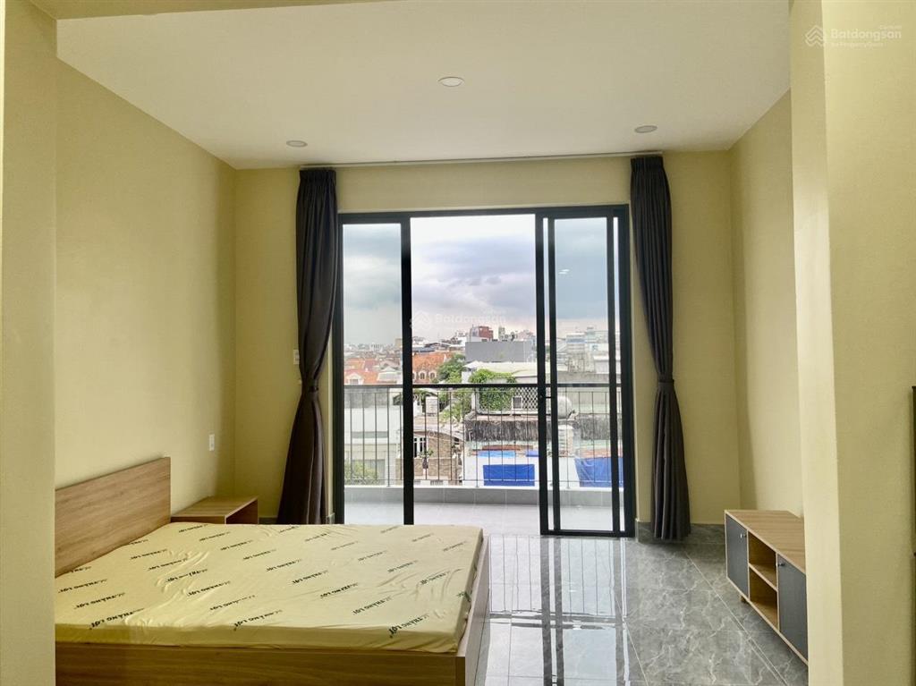Balcony hồ văn huê, phú nhuận  full nội thất thang máy gần ngã tư phú nhuận  sân bay tân sơn nhất