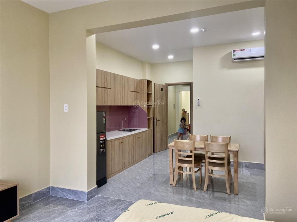 Balcony hồ văn huê, phú nhuận  full nội thất thang máy gần ngã tư phú nhuận  sân bay tân sơn nhất