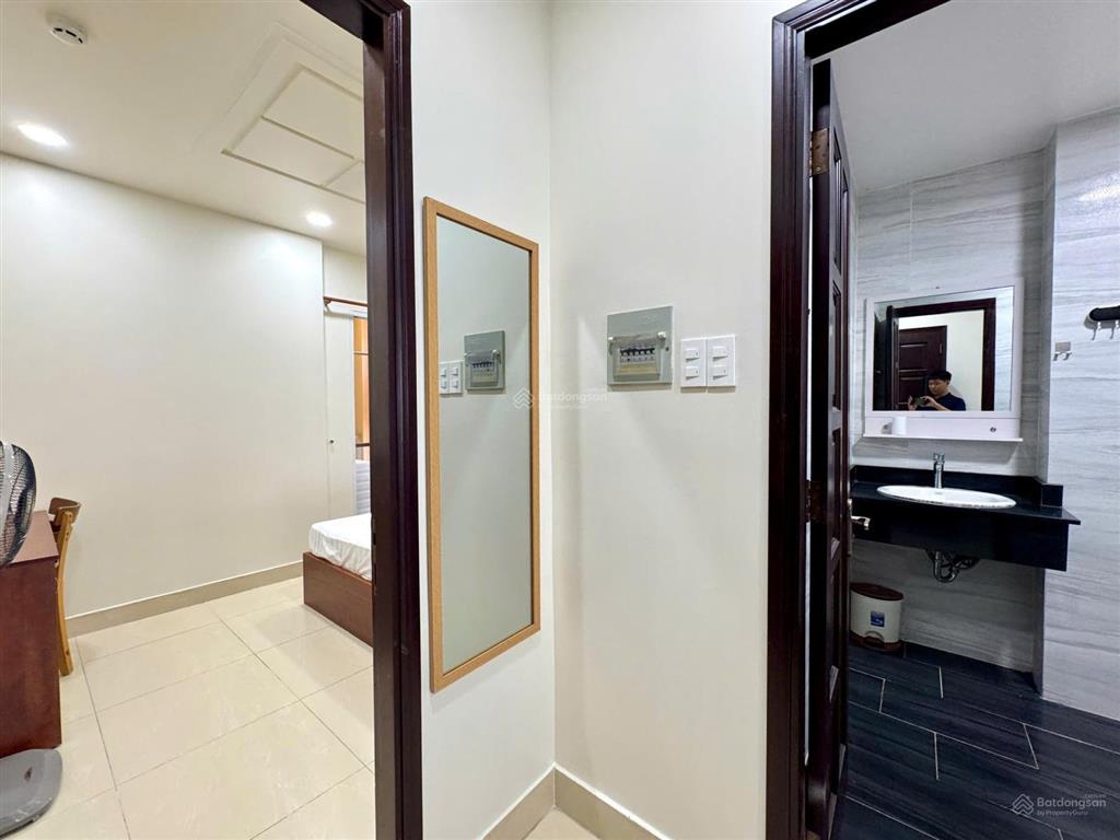 Căn hộ 1pn thang máy, ban công rộng 50m2 view bờ kè trường sa khu ẩm thực phan xích long, phú nhuận
