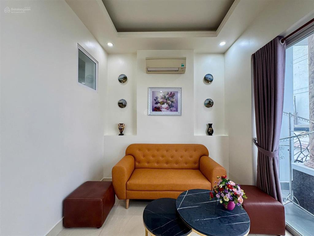 Căn hộ 1pn thang máy, ban công rộng 50m2 view bờ kè trường sa khu ẩm thực phan xích long, phú nhuận