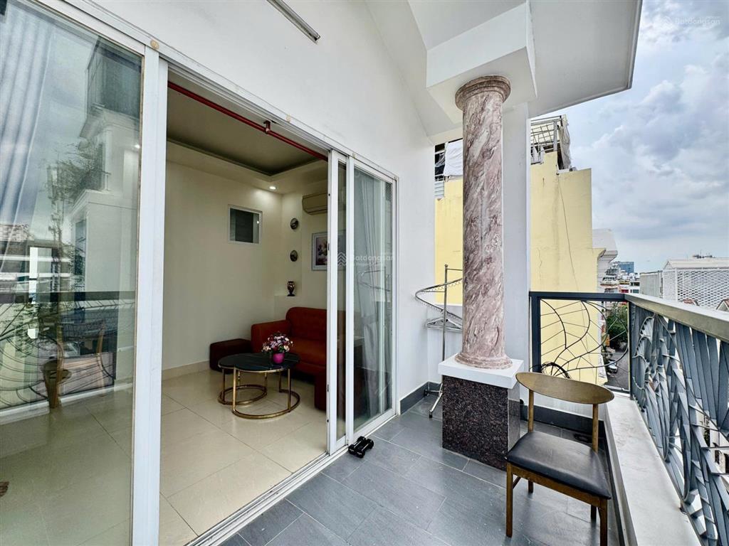 Căn hộ 1pn thang máy, ban công rộng 50m2 view bờ kè trường sa khu ẩm thực phan xích long, phú nhuận
