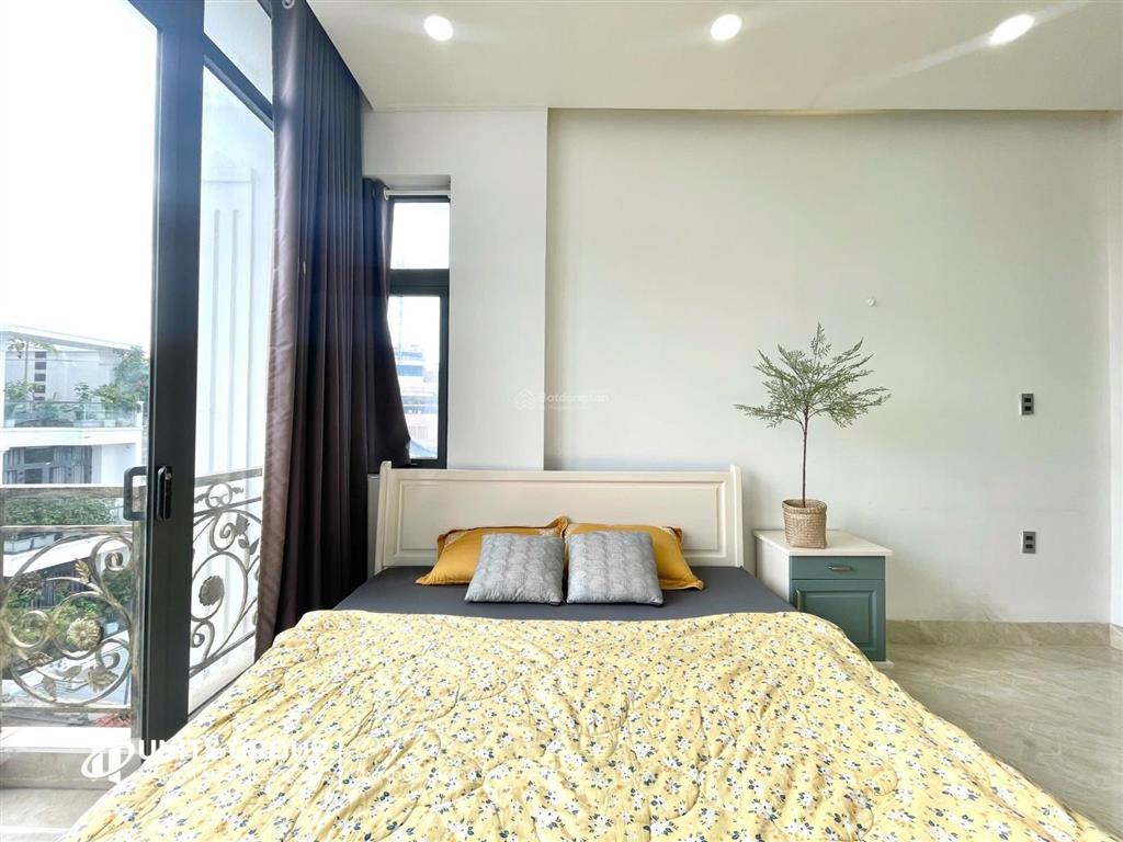 Ban công rộng đẹp thích quảng đức thang máy full nội thất ngay ngã tư phú nhuận, công viên gia định