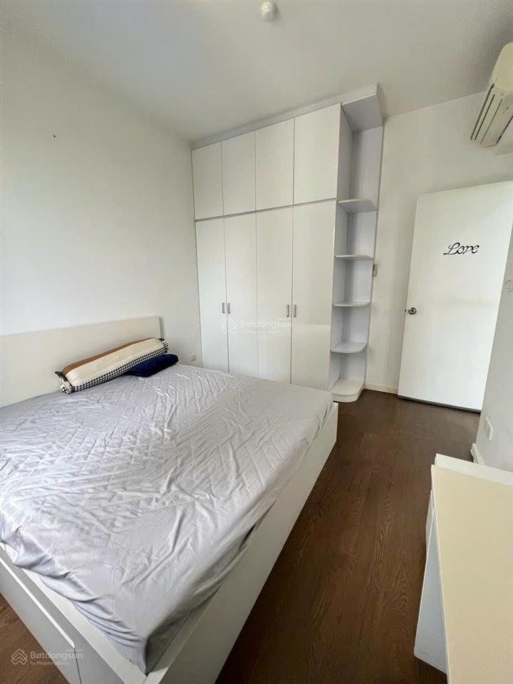 Cần tiền bán gấp căn hộ the park residence 2pn 1wc, full nội thất giá 2,9 tỷ.  0978 459 ***