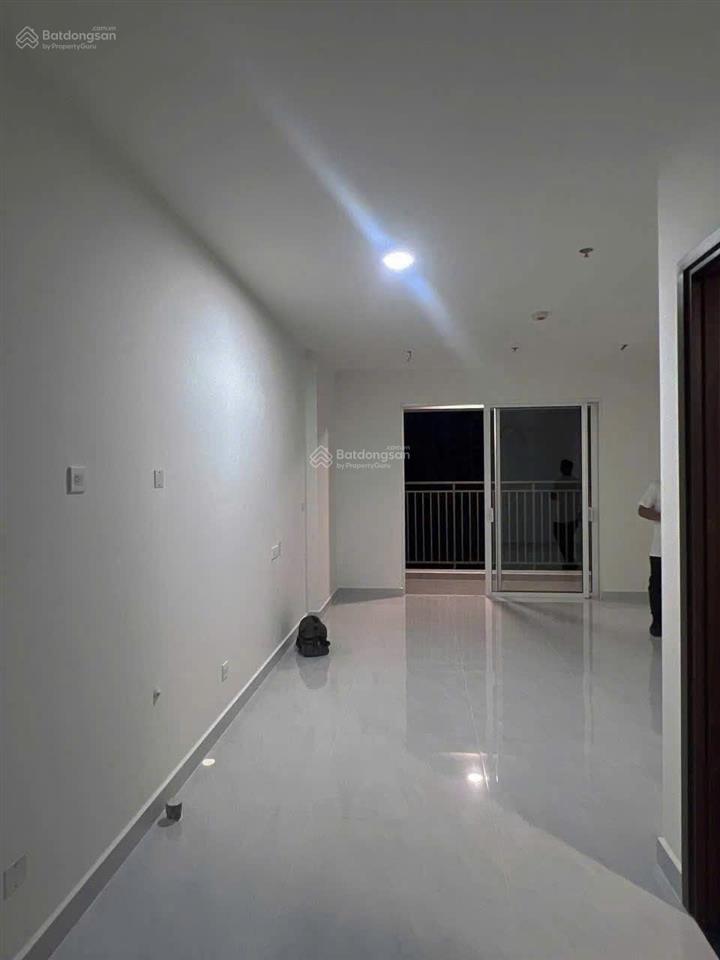 Cần tiền bán gấp căn hộ 1pn nhà ntcb giá 2,4 tỷ bao thuế phí cc sunrise riverside.  0978 459 ***