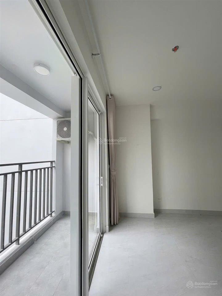 Cần tiền bán gấp căn hộ 1pn nhà ntcb giá 2,4 tỷ bao thuế phí cc sunrise riverside.  0978 459 ***