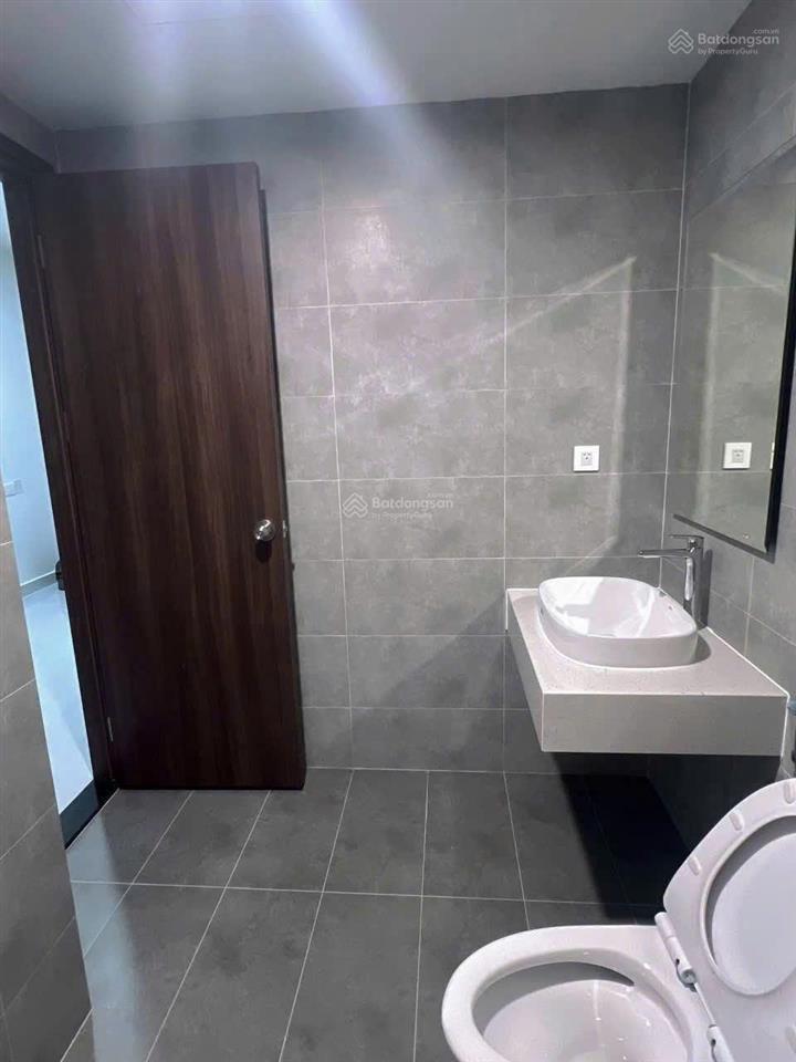 Cần tiền bán gấp căn hộ 1pn nhà ntcb giá 2,4 tỷ bao thuế phí cc sunrise riverside.  0978 459 ***