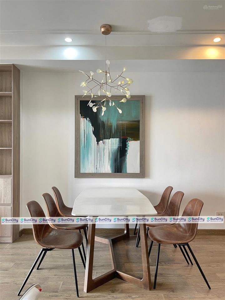 Cho thuê cc 3pn, 2wc chỉ với 31 triệu, 110m2 ở the tresor, bến vân đồn, q4, hcm