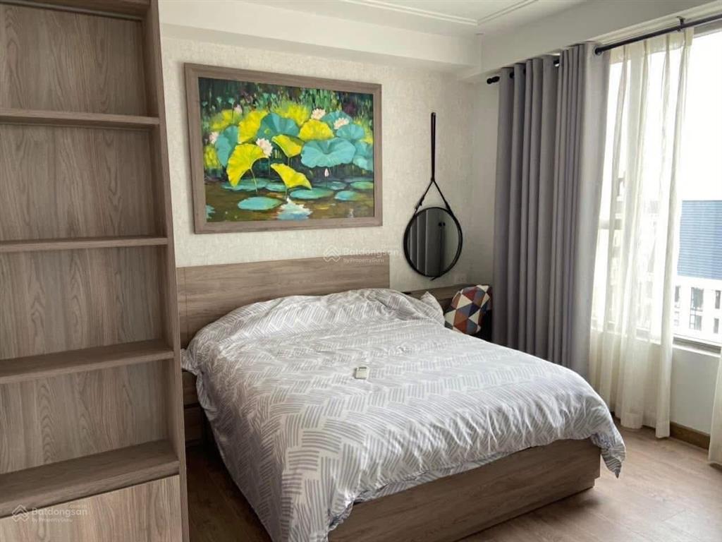 Cho thuê cc 3pn, 2wc chỉ với 31 triệu, 110m2 ở the tresor, bến vân đồn, q4, hcm