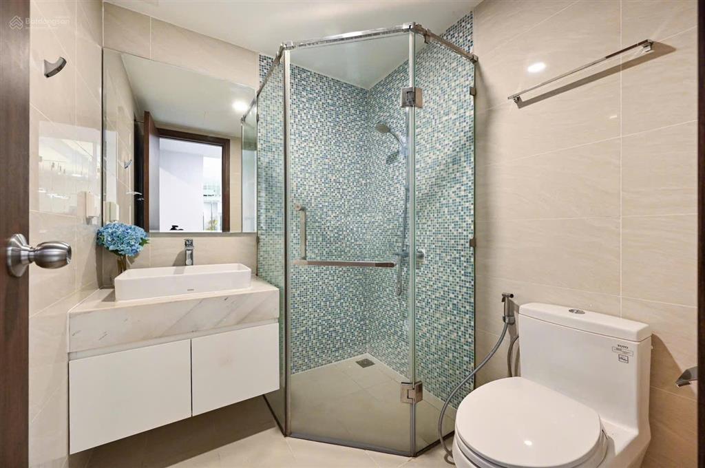 Cho thuê căn hộ 2pn, 21 triệu/th, 65m2 tại saigon royal residence, q4, hcm