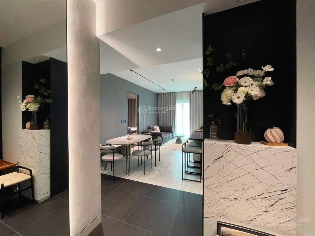 Bán căn hộ de la sol, 12,5 tỷ, 94m2, 2pn, 2wc, giá siêu tốt, view sôngđầu tư nội thất hơn 1tỷ